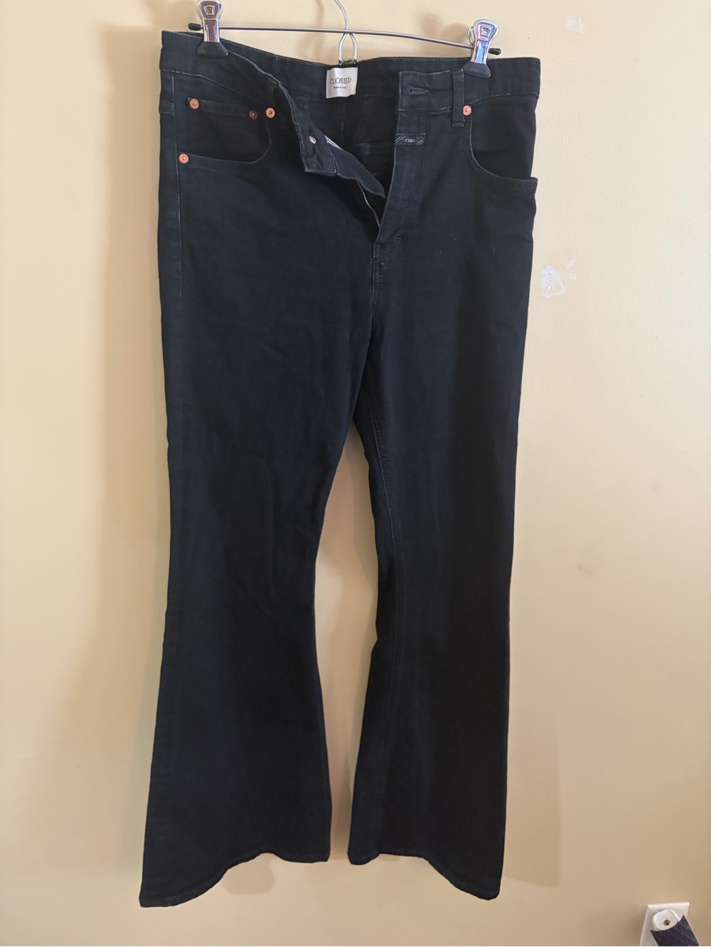 Closed Rawlin Flared Jeans - Picture 6 of 9